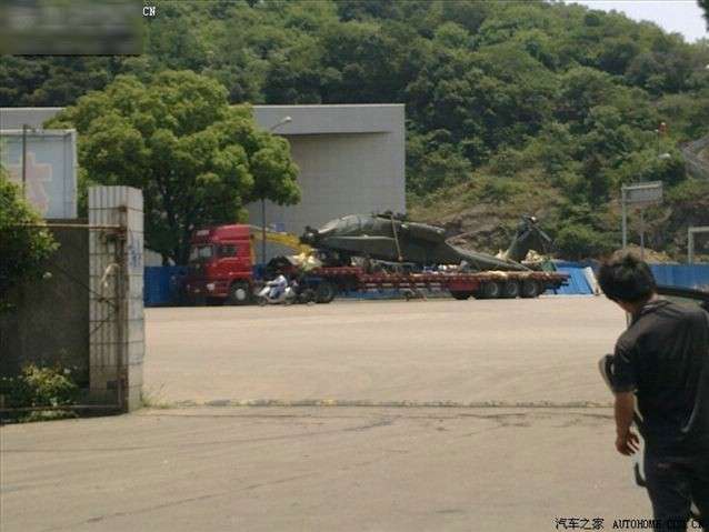 kina-apache helicopter2