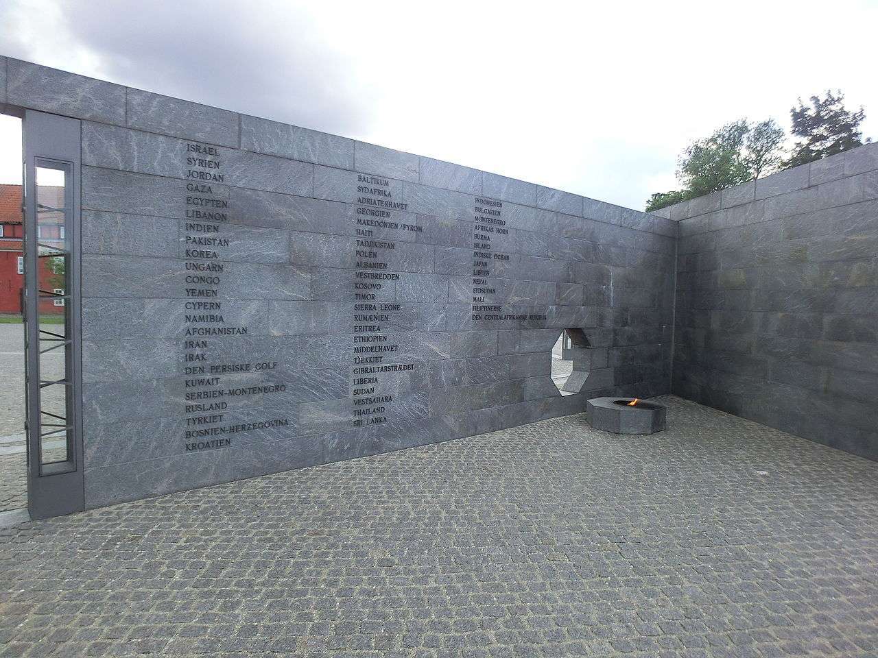 Monument for Danmarks Internationale Indsats efter 1948 Kastellet Eternal Flame