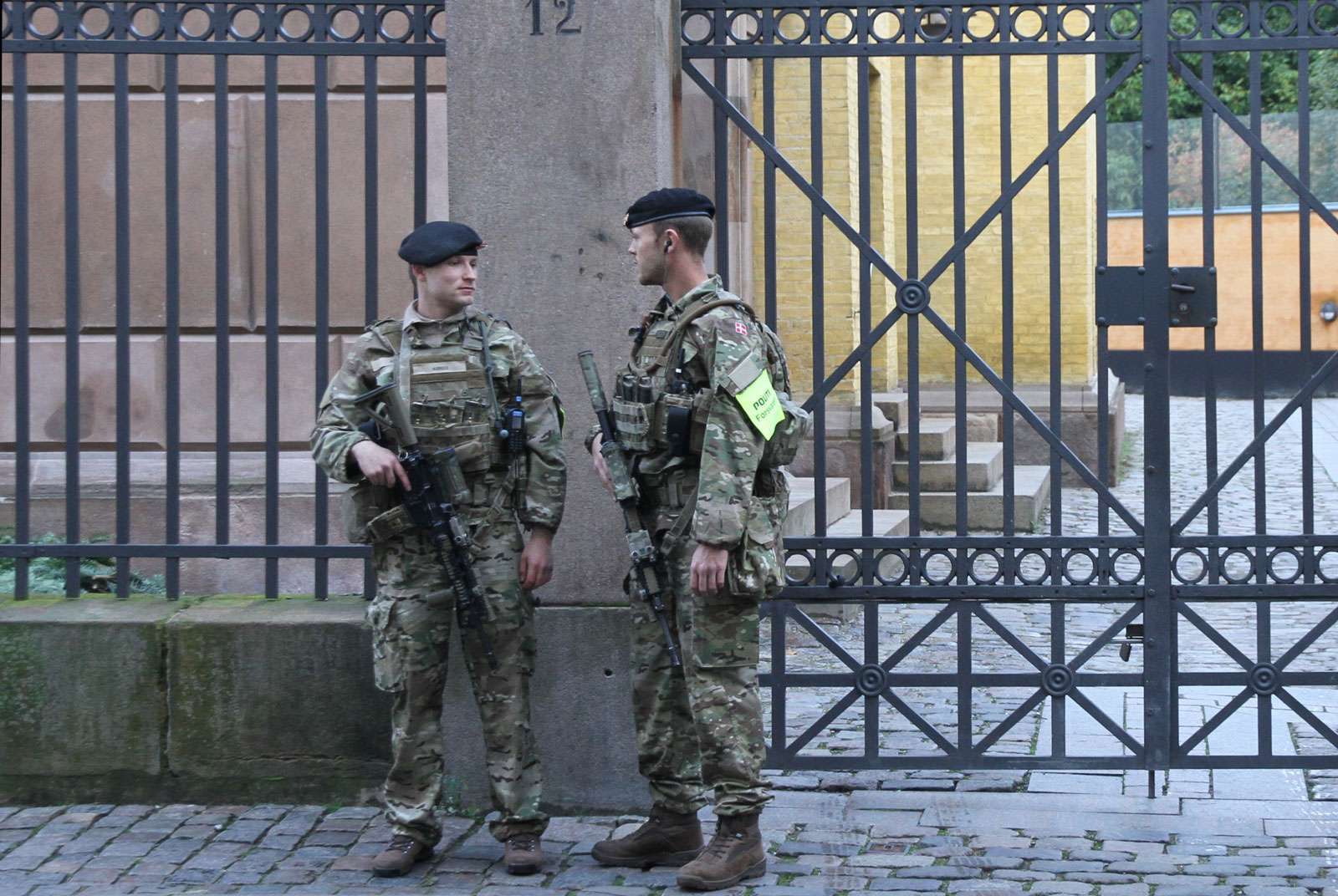 Terrorbevogtende soldater vil sidestilles med udsendte 4 soldater i gaderne