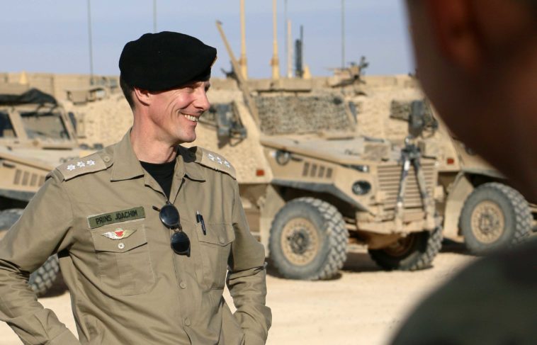 Prins Joachim er optaget på højt rangeret fransk militæruddannelse 1 Besog ved SECFOR 1
