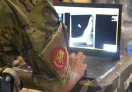 Forsvarsminister vil stadig sende danske kirurger til Syrien 2 kirugteam forsvaret