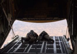 Klumme: Mali - i dansk interesse eller ej? 6 Arkivfoto: Mali 2017. Soldater fra C-130-bidraget på foto-opgave for MINUSMA. Foto, Forsvaret