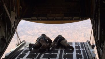 Arkivfoto: Mali 2017. Soldater fra C-130-bidraget på foto-opgave for MINUSMA. Foto, Forsvaret