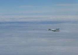 Russisk Su-27 kampfly der fulgte det amerikanske B-52 bombefly ind over dansk luftrum. Foto United States Air Force