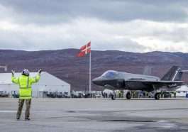 De danske F-35'ere ankommer til Arktisk Kommandos facilitet i Kangerlussuaq Lufthavn. Foto: Rune Dyrholm / Forsvaret